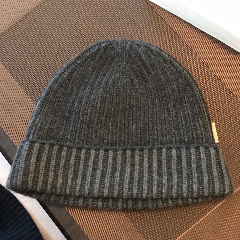 COPY - COPY - Burberry men’s Cashmere beanie hat, perfect condition, worn once …